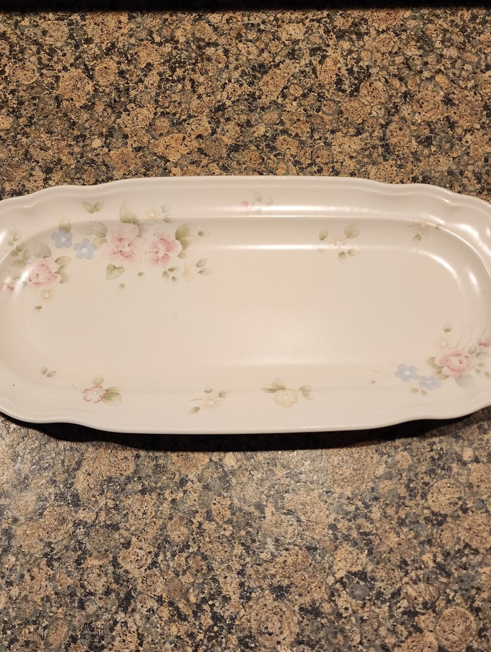 Pfaltzgraff Tea Rose Sculpted Oval Serving Platter